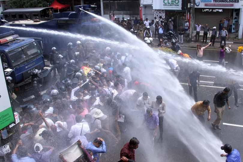 Police Fire Tear Gas And Water On Protesting Teachers Colombo Gazette 6494
